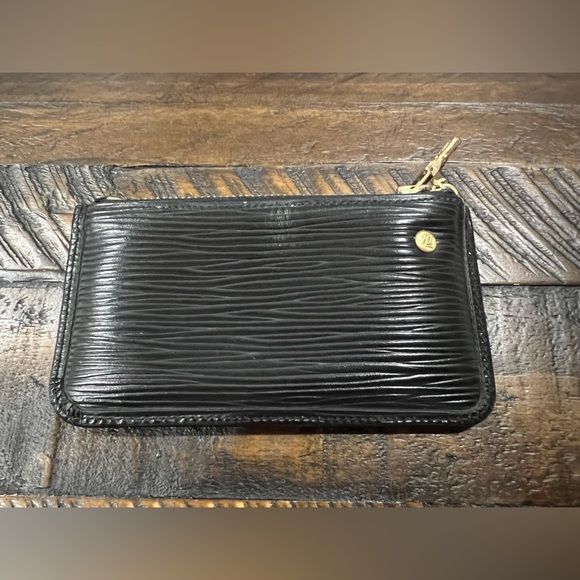 LOUIS VUITTON Black Epi Leather Noir Pochette Cles - Picture 3 of 10